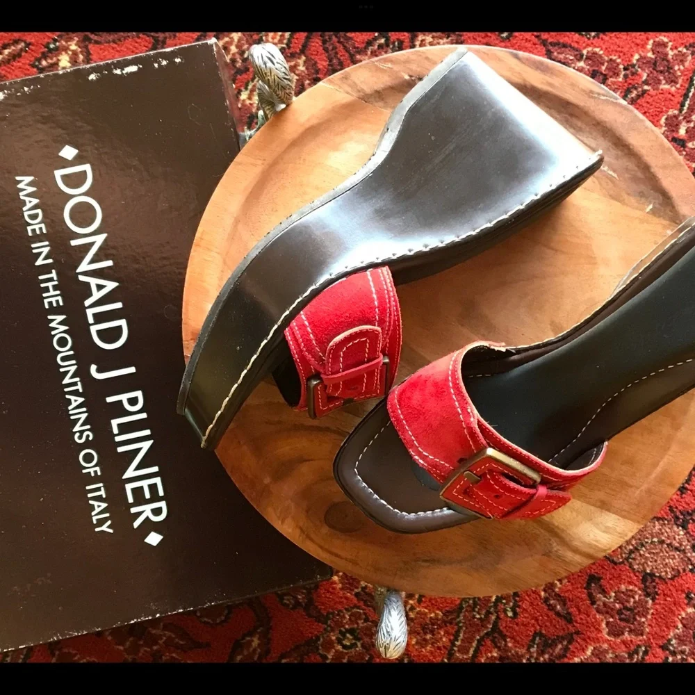 DONALD J PLINER NORDSTROM COMFORTABLE RED SUEDE WEDGES w/ BOX SZ 7M